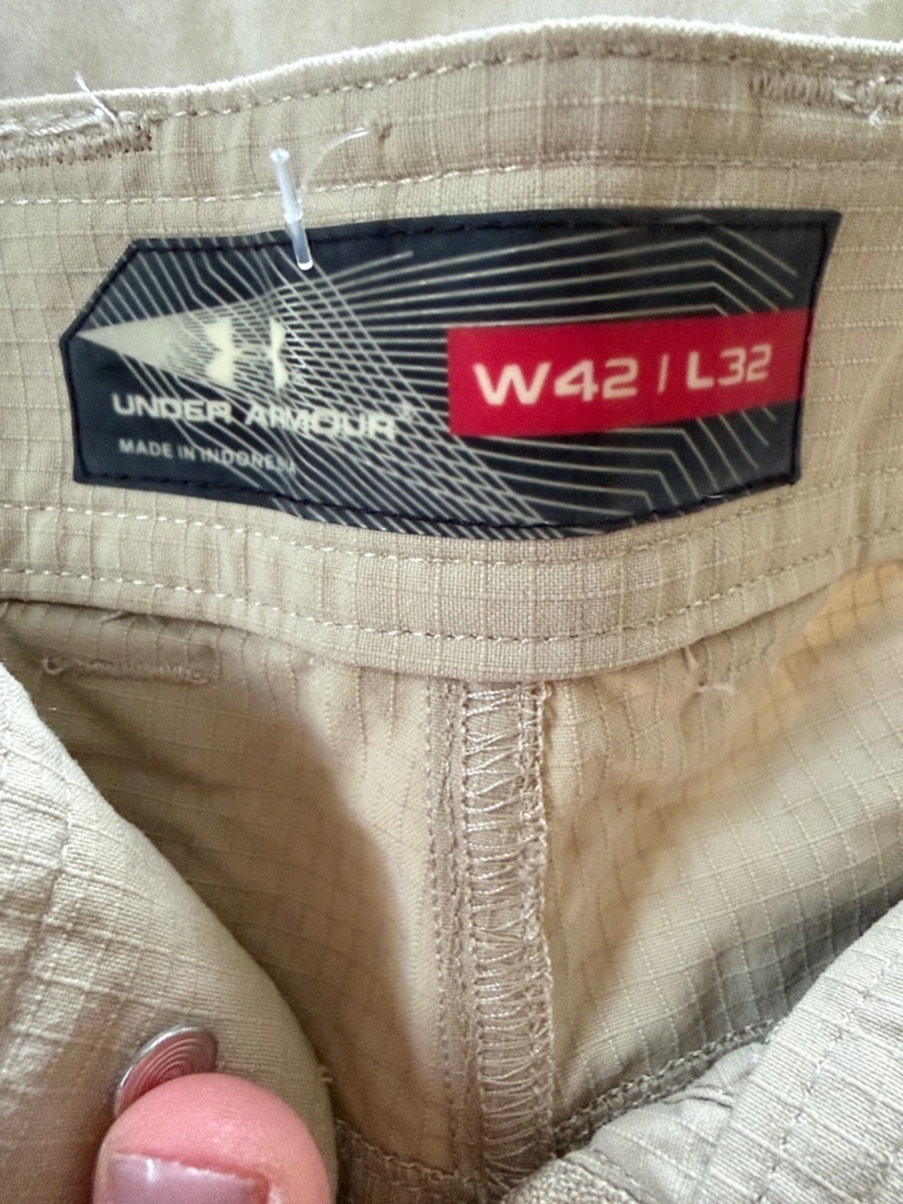 Under Armour Men's Convertible Cargo Pants in Khaki - Picture 5 of 6